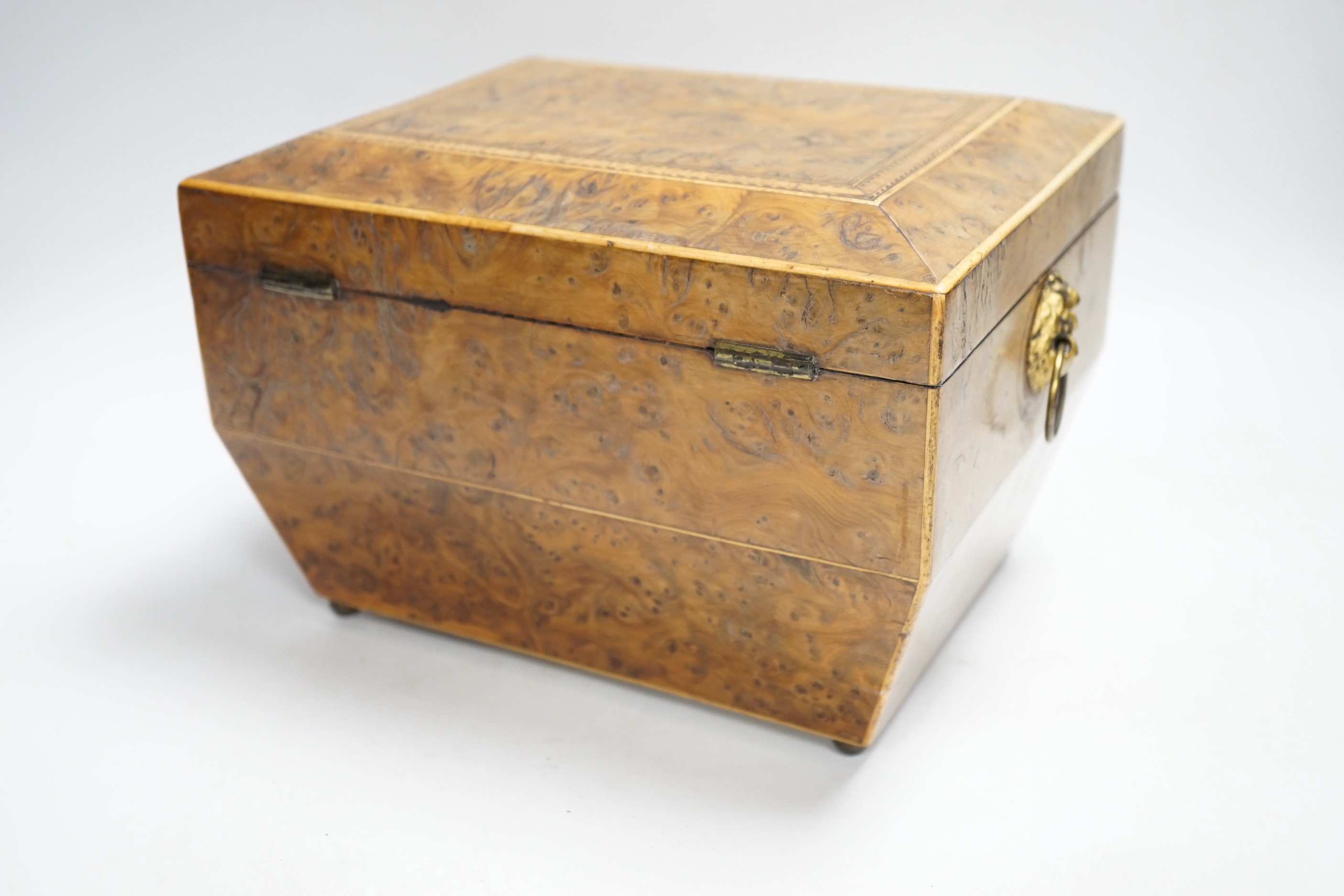 A Regency period burr yew casket with bone lozenge escutcheon, 23 x 18 x 16cm